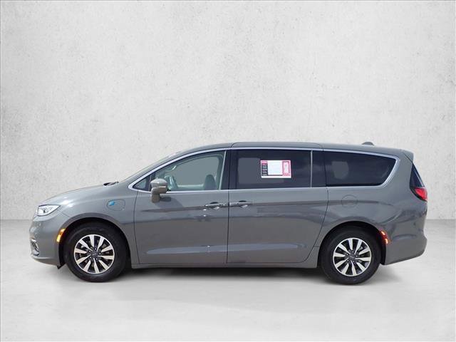 Used 2022 Chrysler Pacifica Touring-L video 2