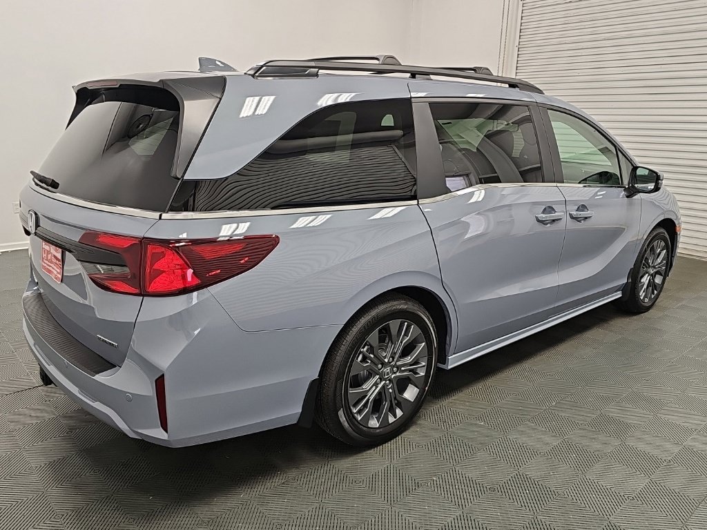 New 2027 Honda Odyssey Touring image 8
