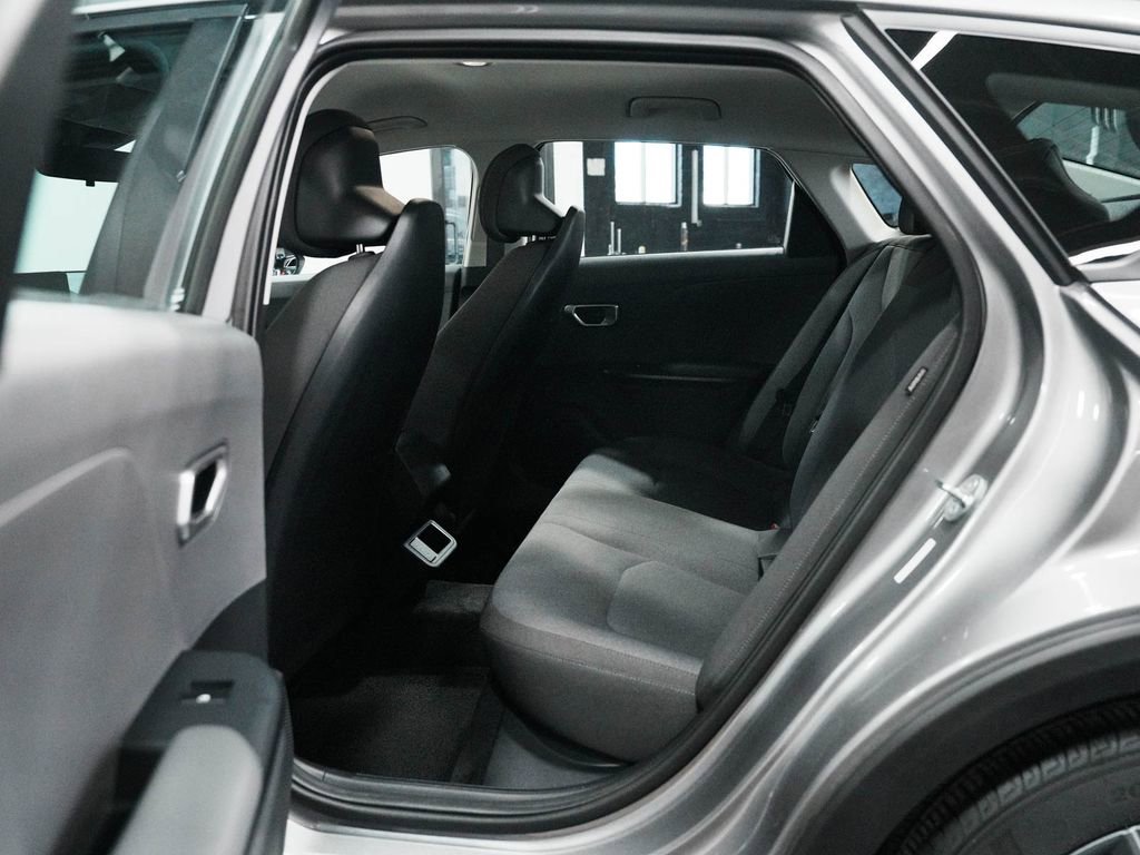 Used 2025 Kia K4 LXS image 29