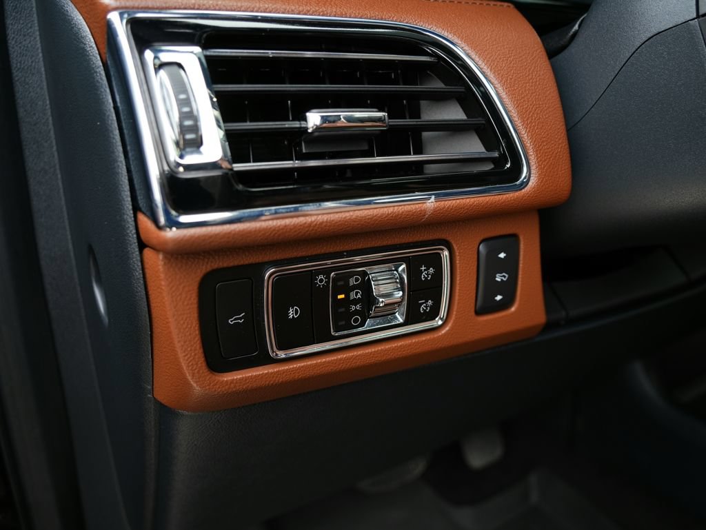 Used 2023 Lincoln Navigator Reserve w/ Equipment Group 201A AWD/4WD image 21