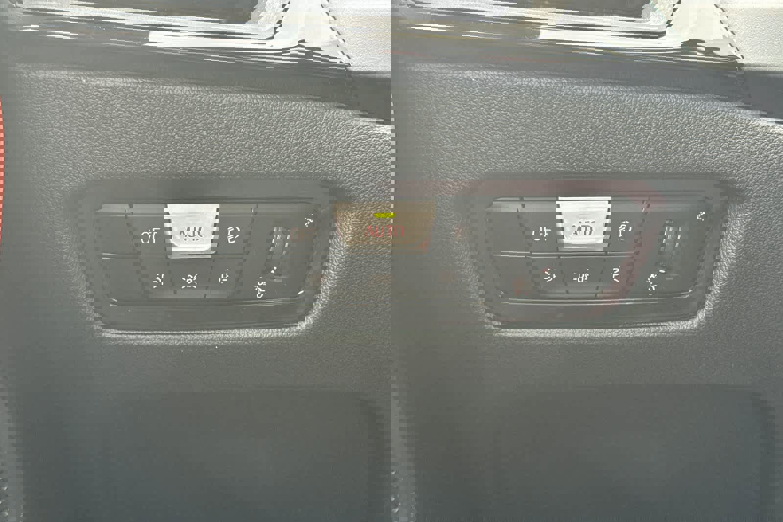 Certified 2023 BMW 230i Coupe w/ Premium Package image 33