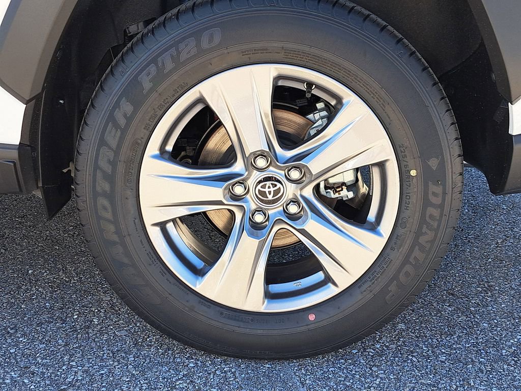 New 2025 Toyota RAV4 XLE image 5