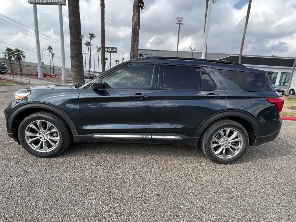 Used 2022 Ford Explorer XLT w/ Equipment Group 202A image 4