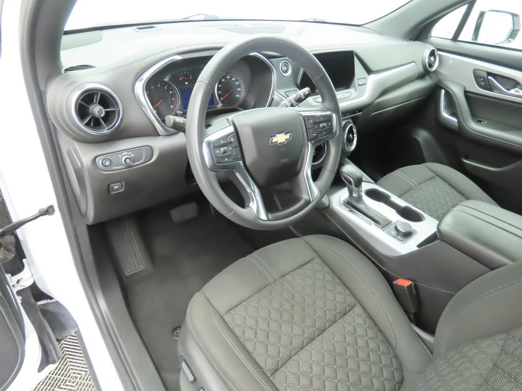 Used 2022 Chevrolet Blazer LT FWD image 9