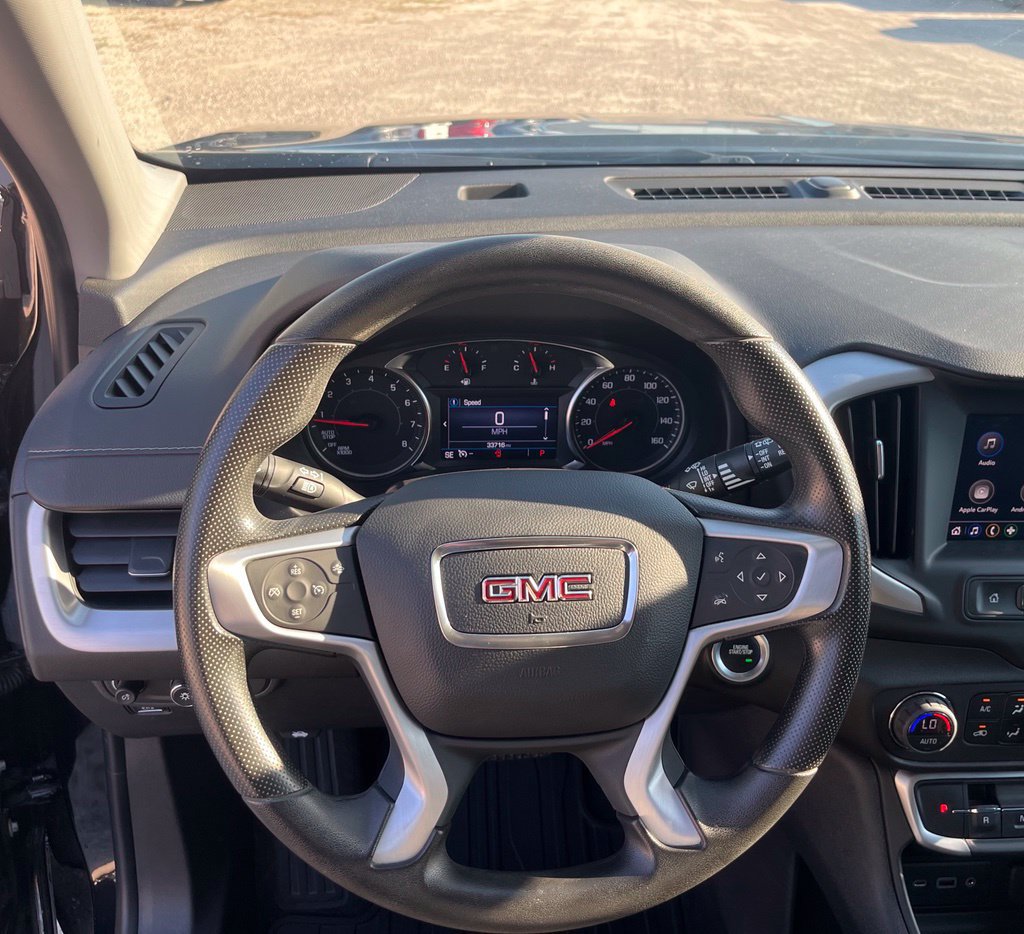 Used 2024 GMC Terrain SLE w/ Driver Convenience Package FWD image 23