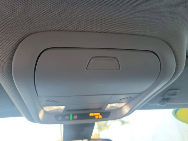 Used 2023 Chevrolet Equinox Premier image 25