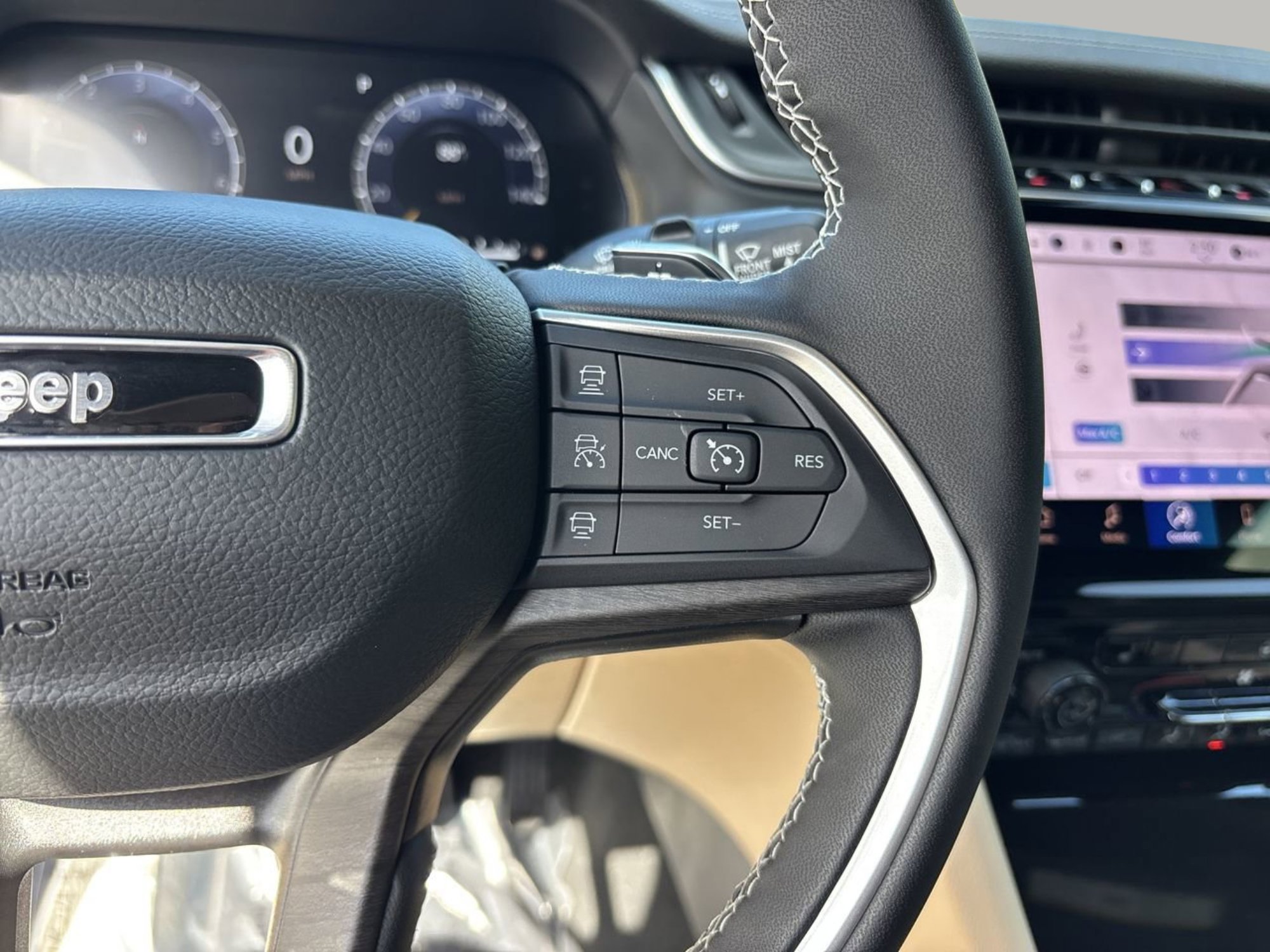 New 2025 Jeep Grand Cherokee Limited image 29