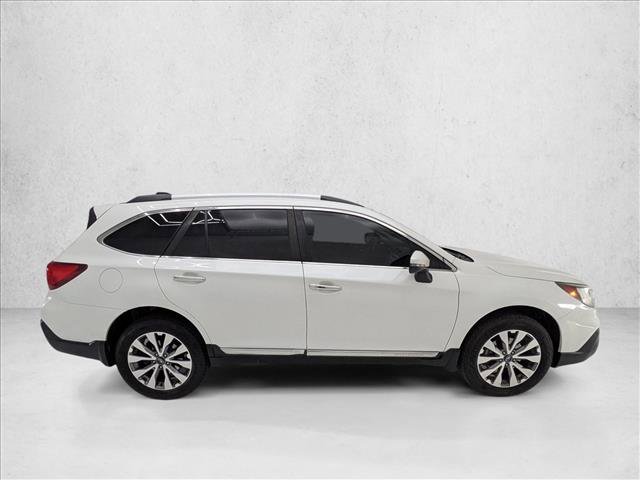 Used 2019 Subaru Outback 2.5i Touring AWD/4WD image 3