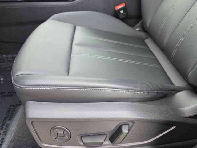 Used 2025 Audi Q5 Premium w/ Convenience Package AWD/4WD image 32