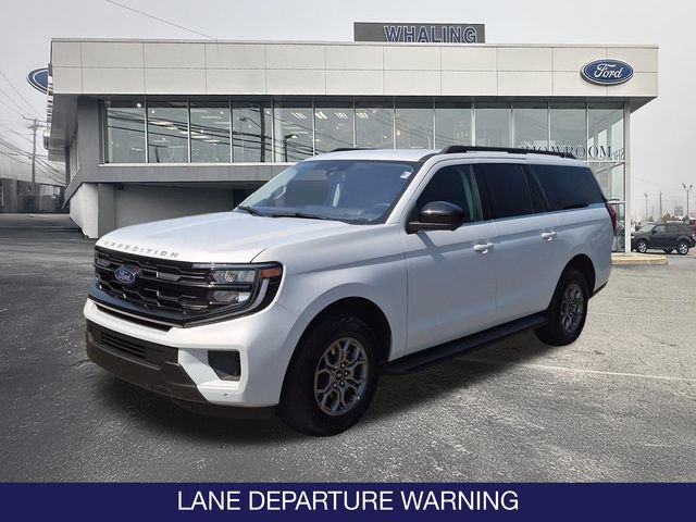 Used 2025 Ford Expedition Max Active AWD/4WD image 3