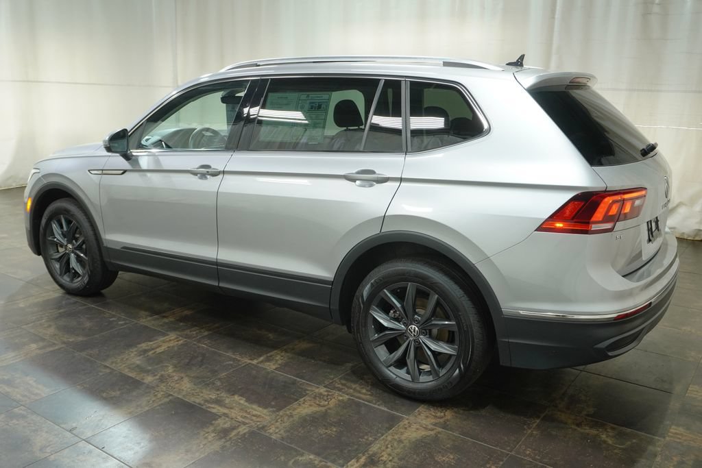 Certified 2024 Volkswagen Tiguan SE AWD/4WD image 8