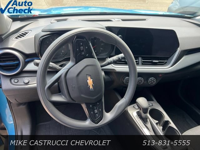 Used 2025 Chevrolet Trax LS w/ LS Convenience Package FWD image 7