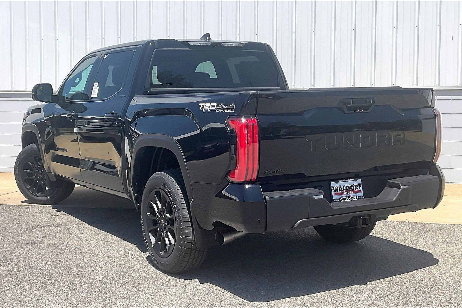 New 2026 Toyota Tundra Limited AWD/4WD image 3