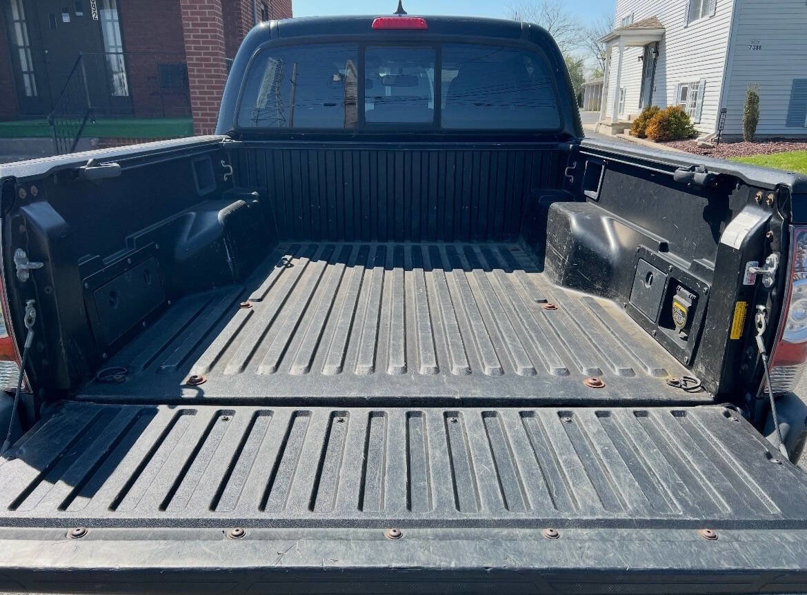 Used 2012 Toyota Tacoma 4x4 Double Cab w/ TRD Sport Pkg image 6