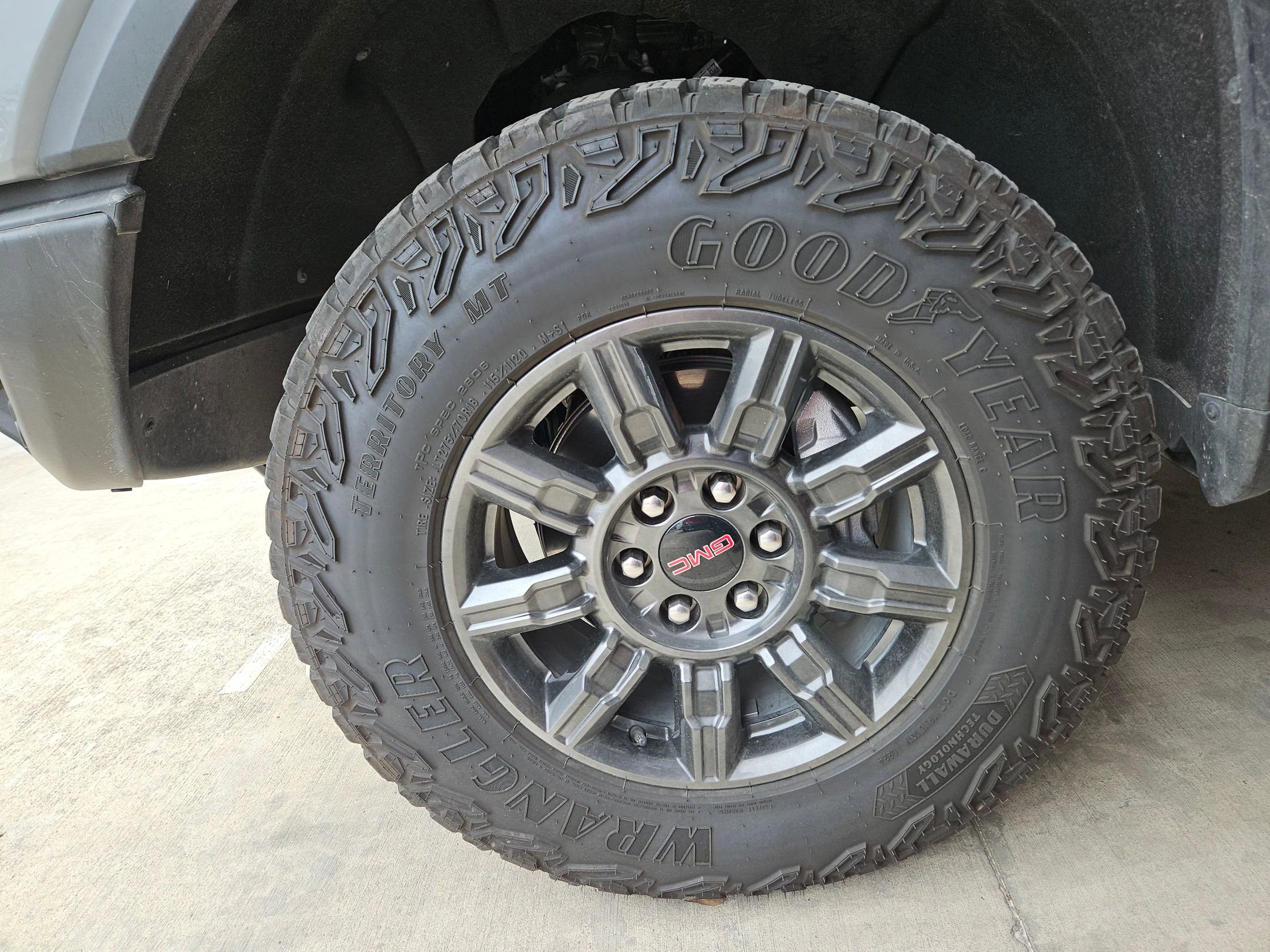 Used 2024 GMC Sierra 1500 AT4X image 10