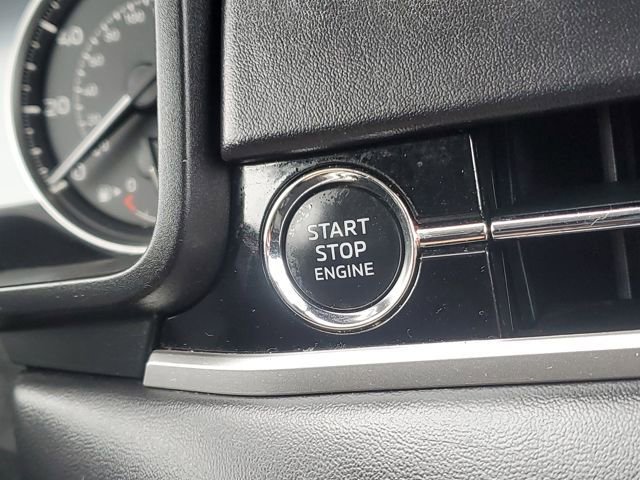 Used 2024 Mitsubishi Outlander SE image 16