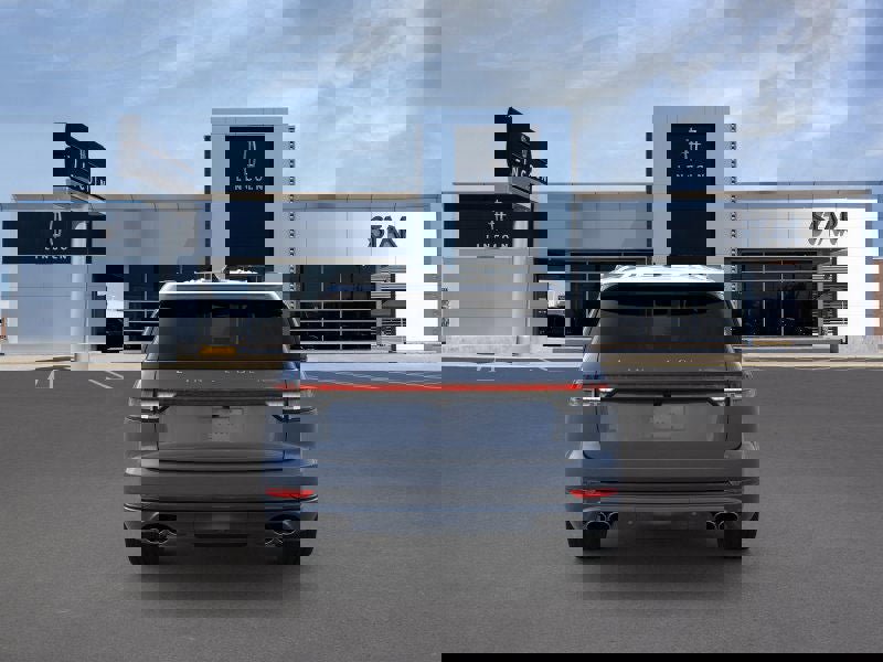 New 2026 Lincoln Aviator AWD w/ Jet Appearance Package image 5