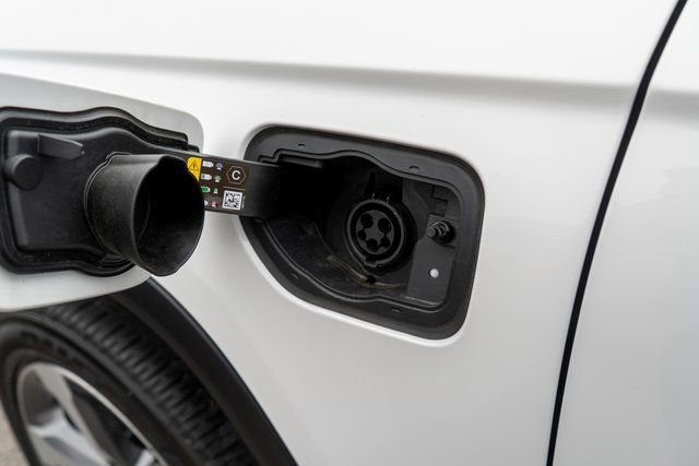 Used 2024 Jeep Grand Cherokee Limited 4xe w/ Luxury Tech Group II image 17