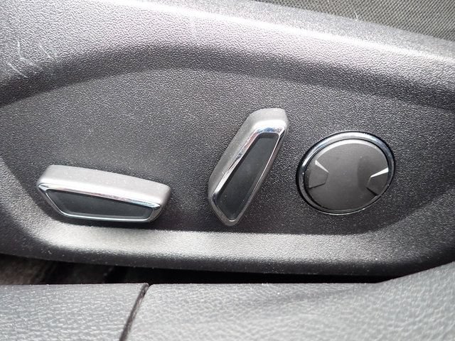 Used 2019 Ford Fusion SE FWD image 23
