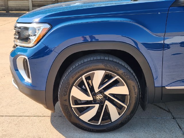 Used 2025 Volkswagen Atlas SEL AWD/4WD image 14