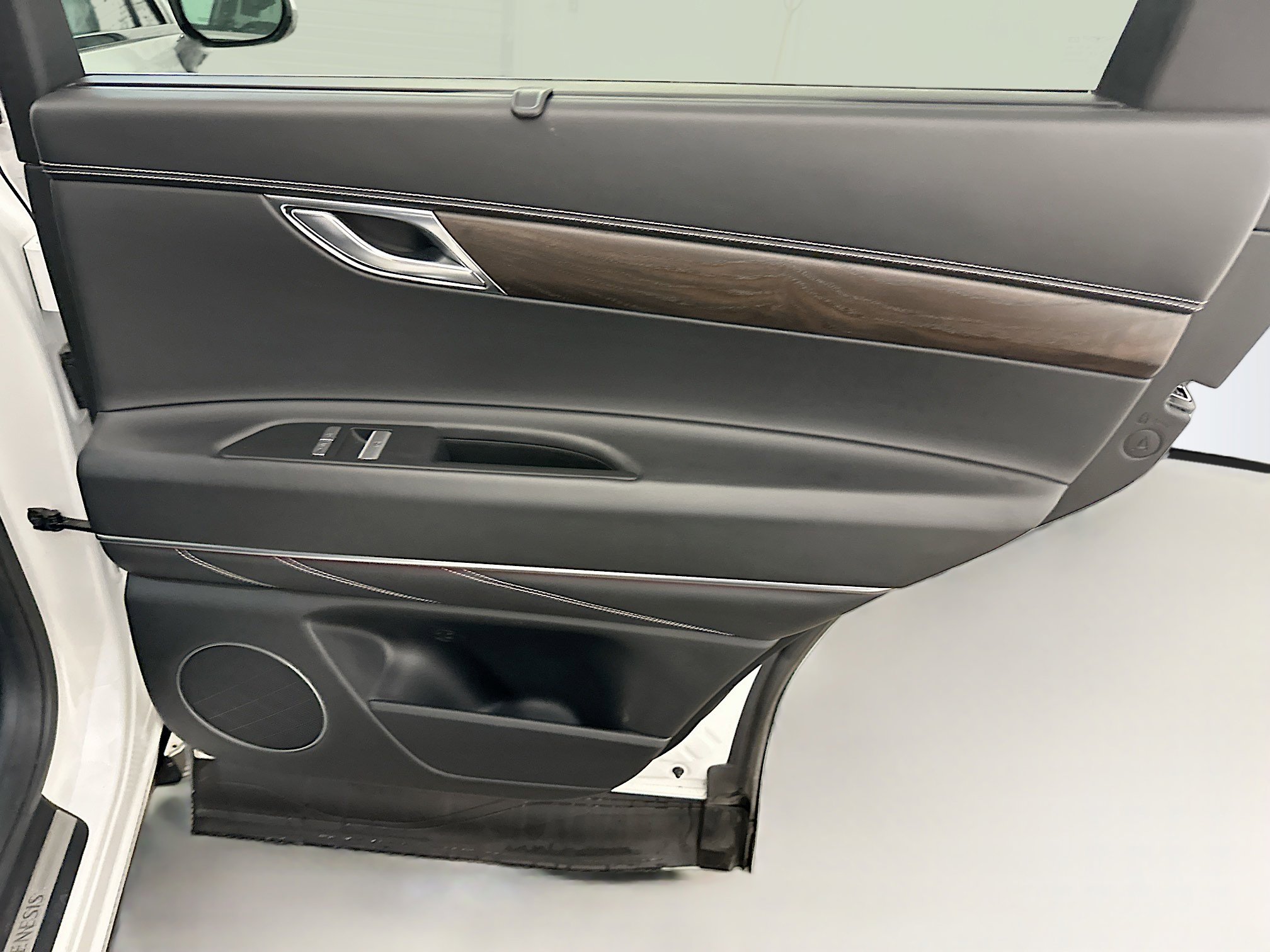 Used 2024 Genesis GV80 2.5T image 32