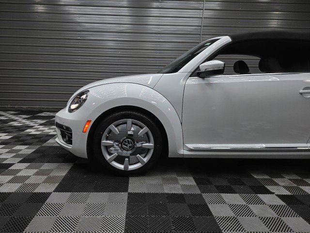 Used 2019 Volkswagen Beetle 2.0T FWD image 34