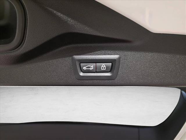 Used 2021 BMW X5 xDrive40i w/ Luxury Seating Package 2 AWD/4WD image 13