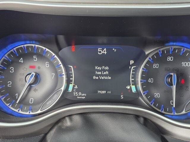 Used 2021 Chrysler Pacifica Touring-L image 23