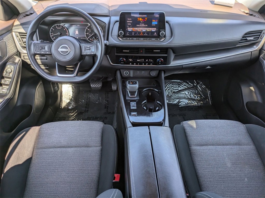 Used 2023 Nissan Rogue SV image 24