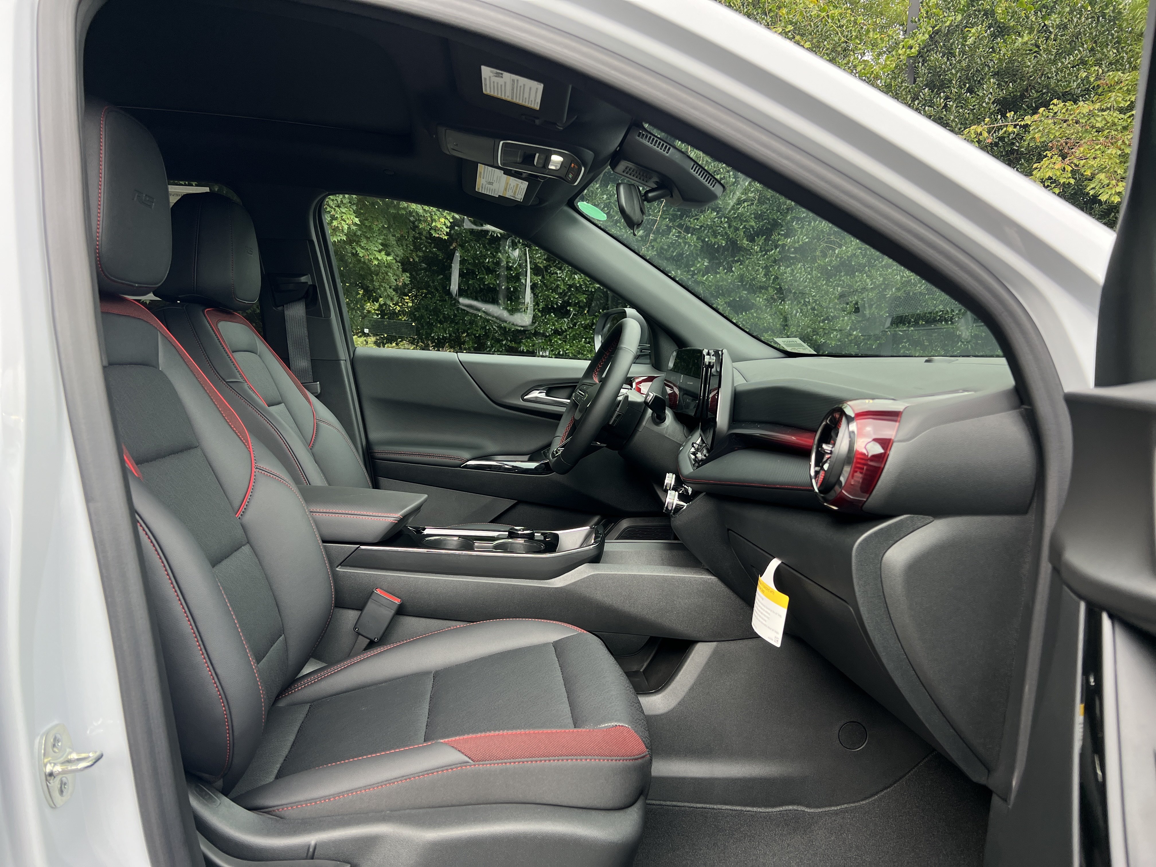 New 2027 Chevrolet Equinox RS FWD image 33