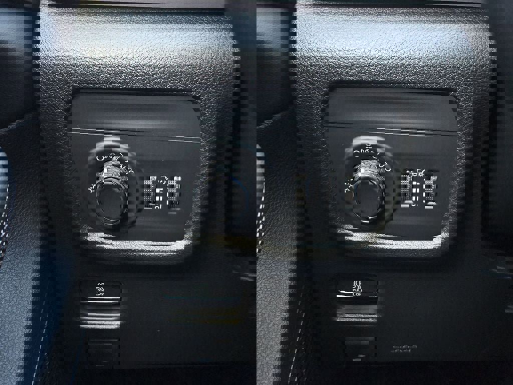 New 2025 Jeep Grand Cherokee L Laredo w/ Luxury Tech Group I image 22