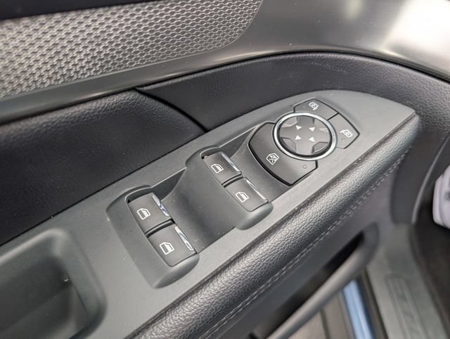 Used 2018 Ford Explorer XLT w/ Equipment Group 202A AWD/4WD image 13