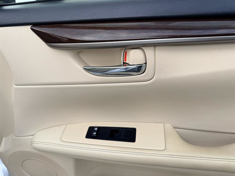 Used 2013 Lexus ES 350 w/ Luxury Pkg FWD image 15