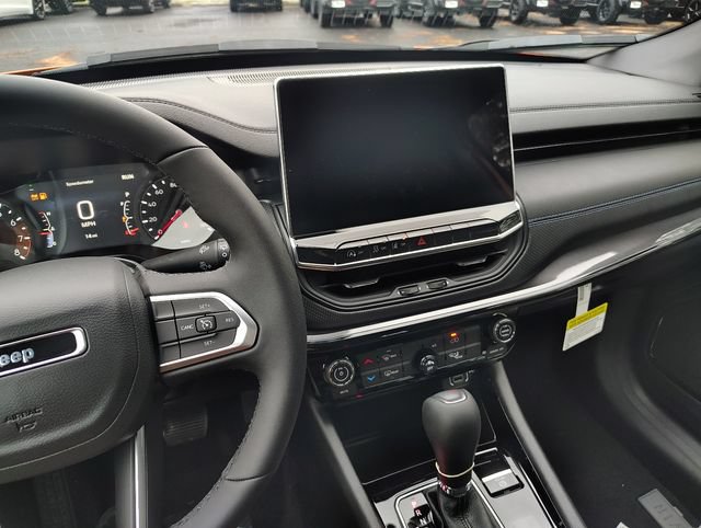 New 2026 Jeep Compass Latitude AWD/4WD image 19
