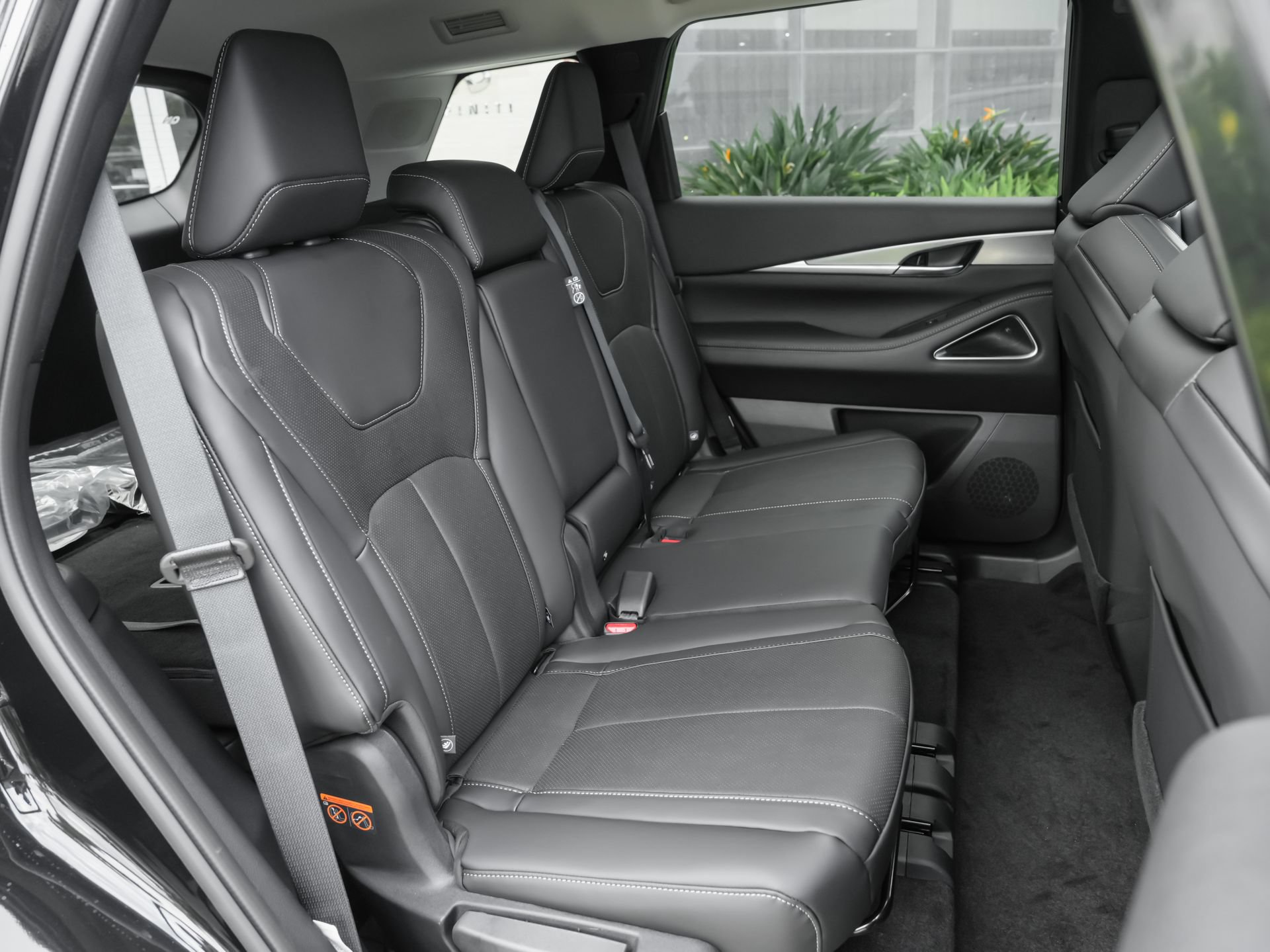 New 2027 INFINITI QX60 Luxe w/ Cargo Package FWD image 30