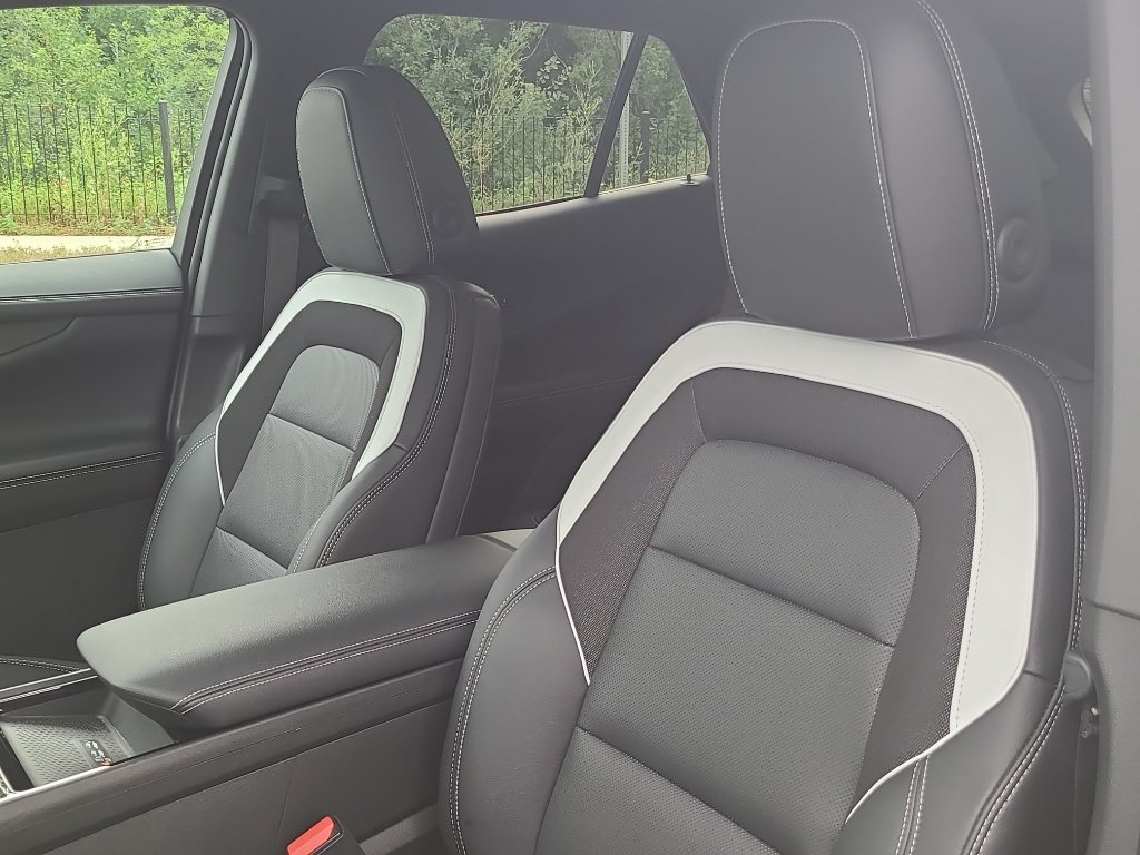 Used 2024 Chevrolet Blazer EV LT AWD/4WD image 16