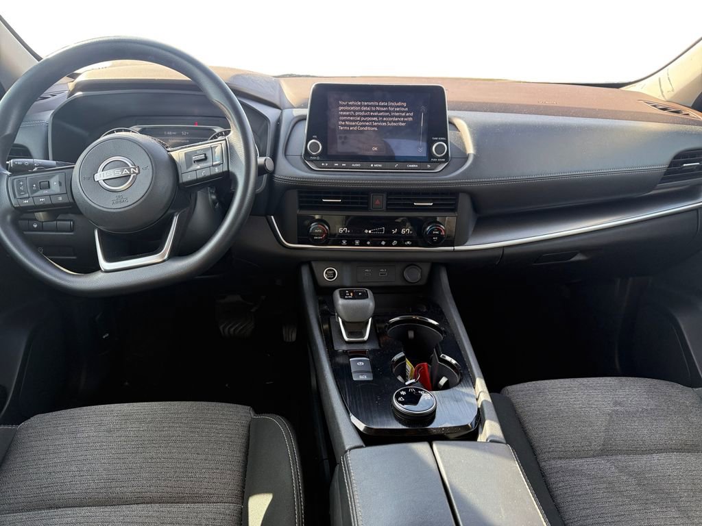 Used 2023 Nissan Rogue SV image 10