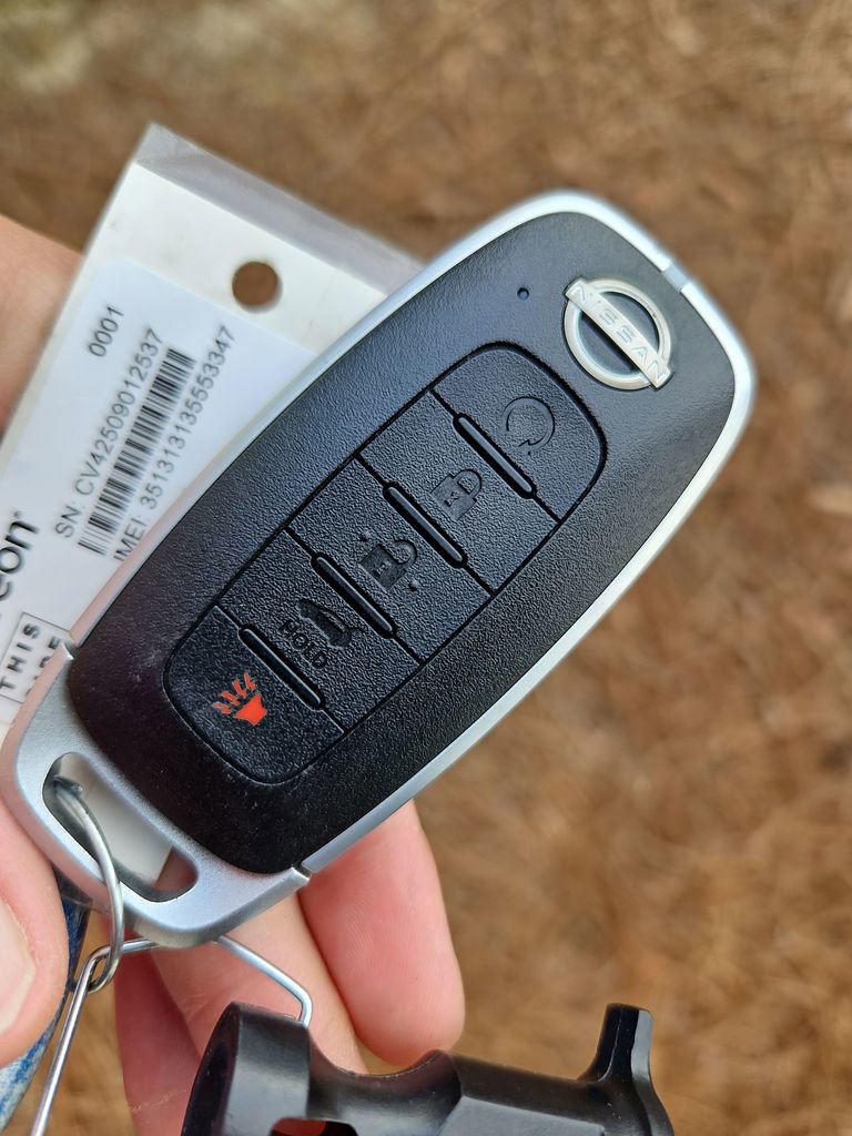 Used 2025 Nissan Pathfinder Platinum image 43