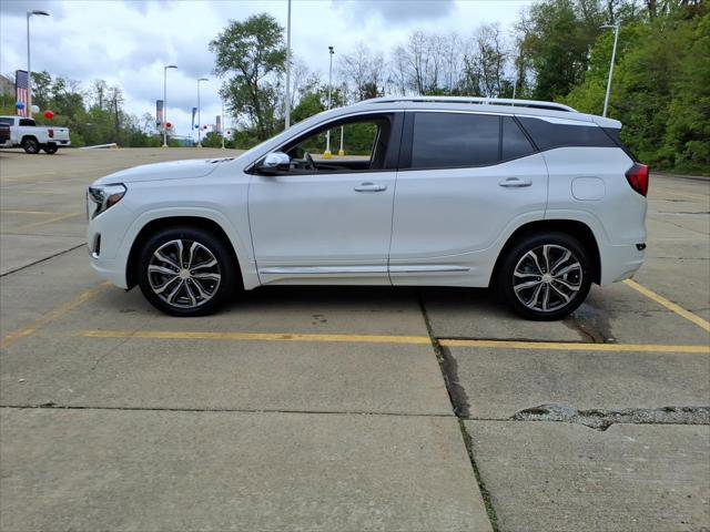 Used 2020 GMC Terrain Denali w/ Denali Premium Package AWD/4WD image 4