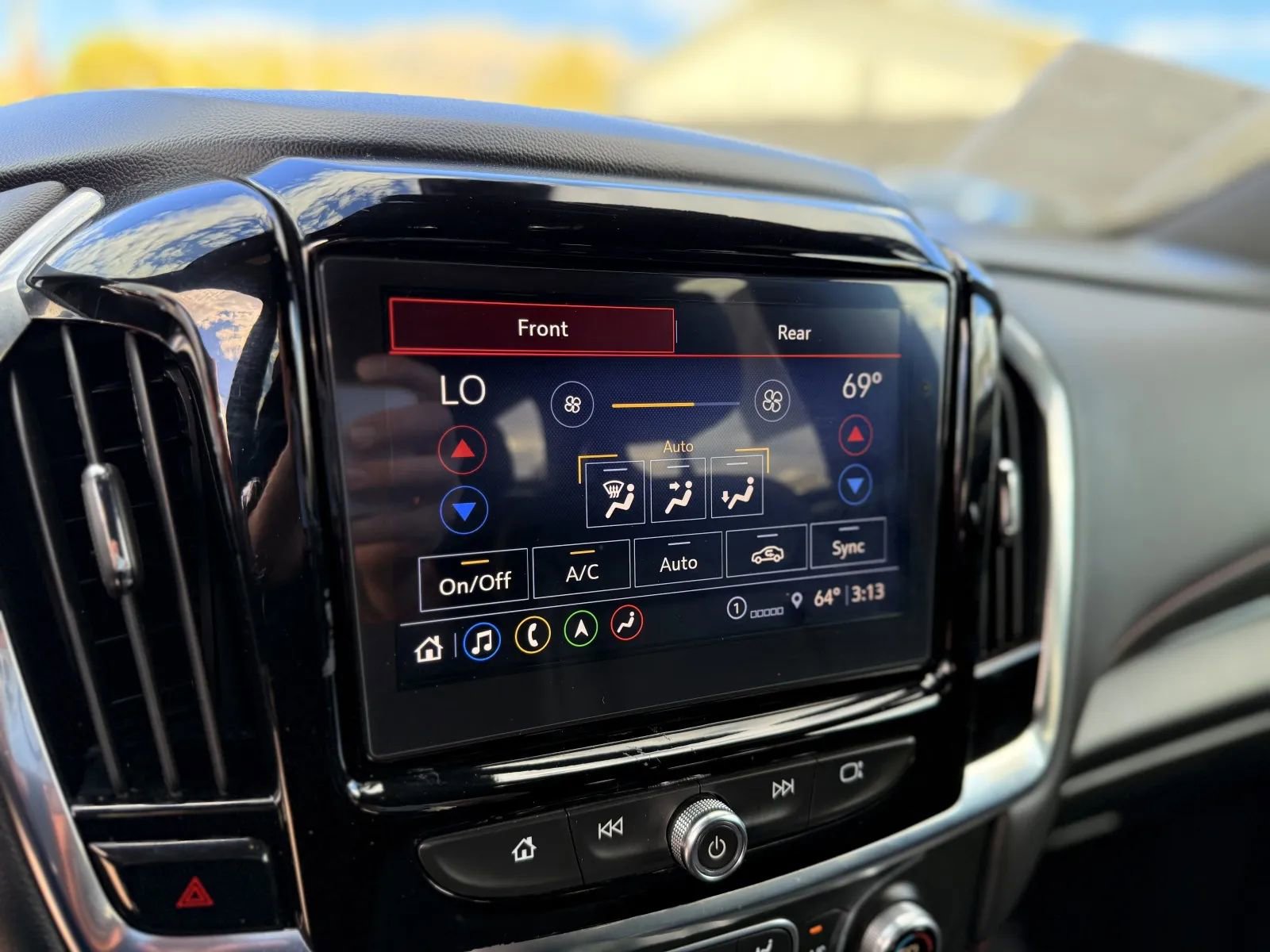 Used 2023 Chevrolet Traverse RS AWD/4WD image 35