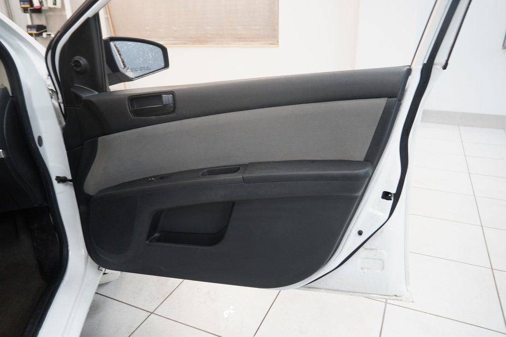 Used 2011 Nissan Sentra 2.0 image 23