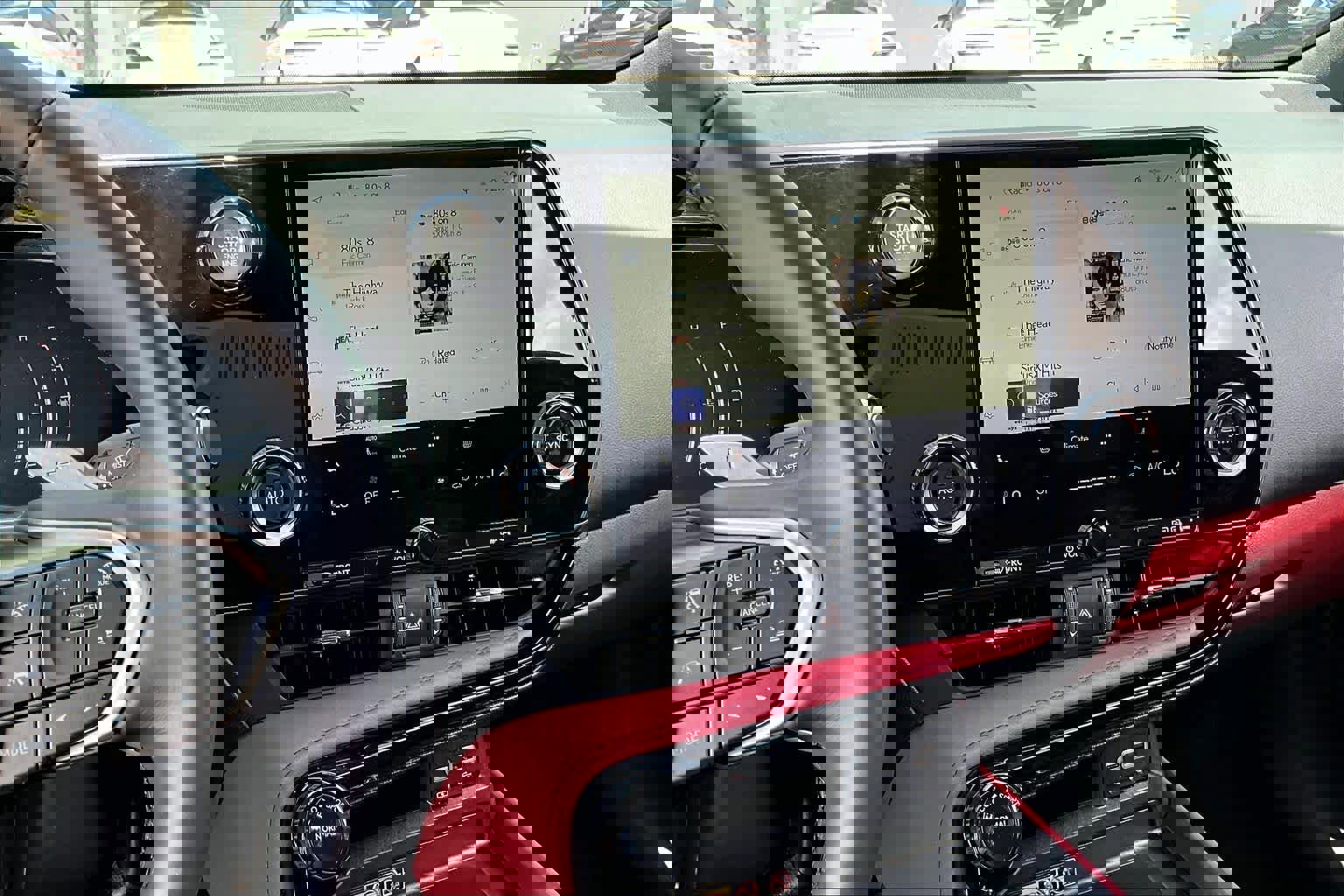 Used 2025 Lexus NX 250 FWD w/ Towing Package (2000 Lbs) image 6