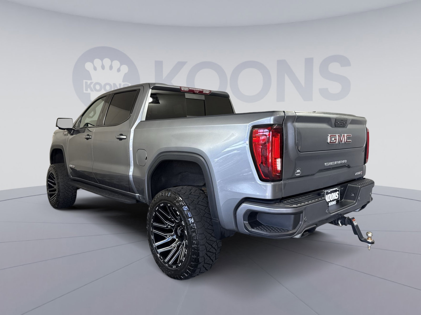 Used 2022 GMC Sierra 1500 AT4 w/ AT4 Premium Package AWD/4WD image 4