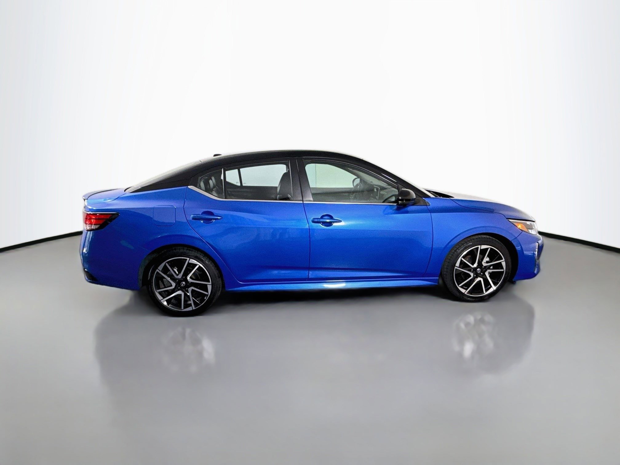 Used 2024 Nissan Sentra SR w/ SR Premium Package FWD image 11