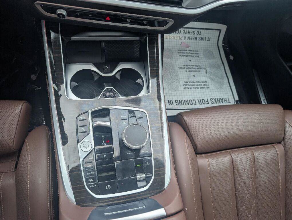 Used 2025 BMW X7 xDrive40i AWD/4WD image 29