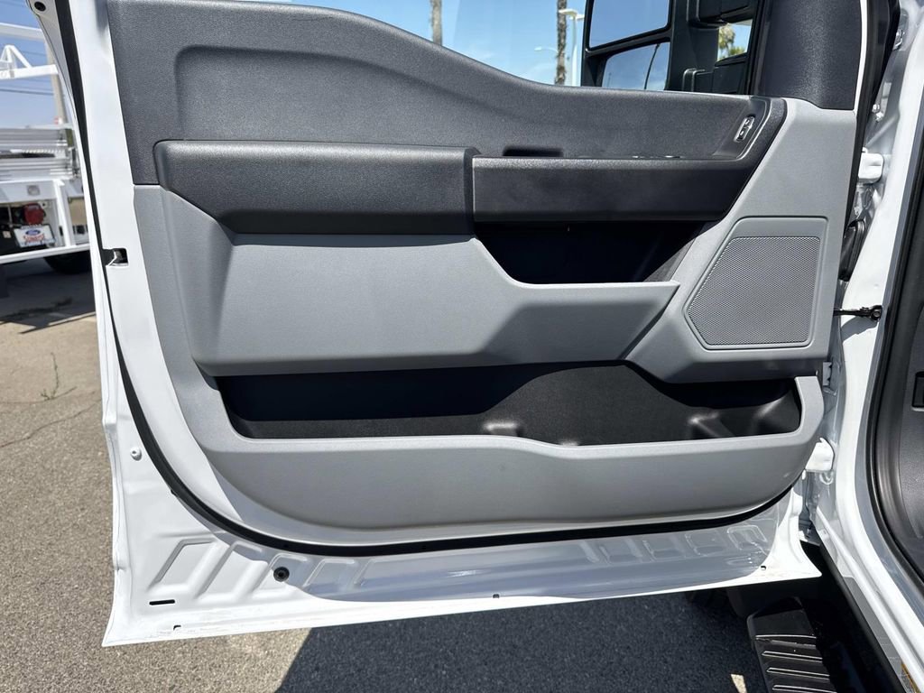 New 2026 Ford F450 XL w/ XL Chrome Package RWD image 22