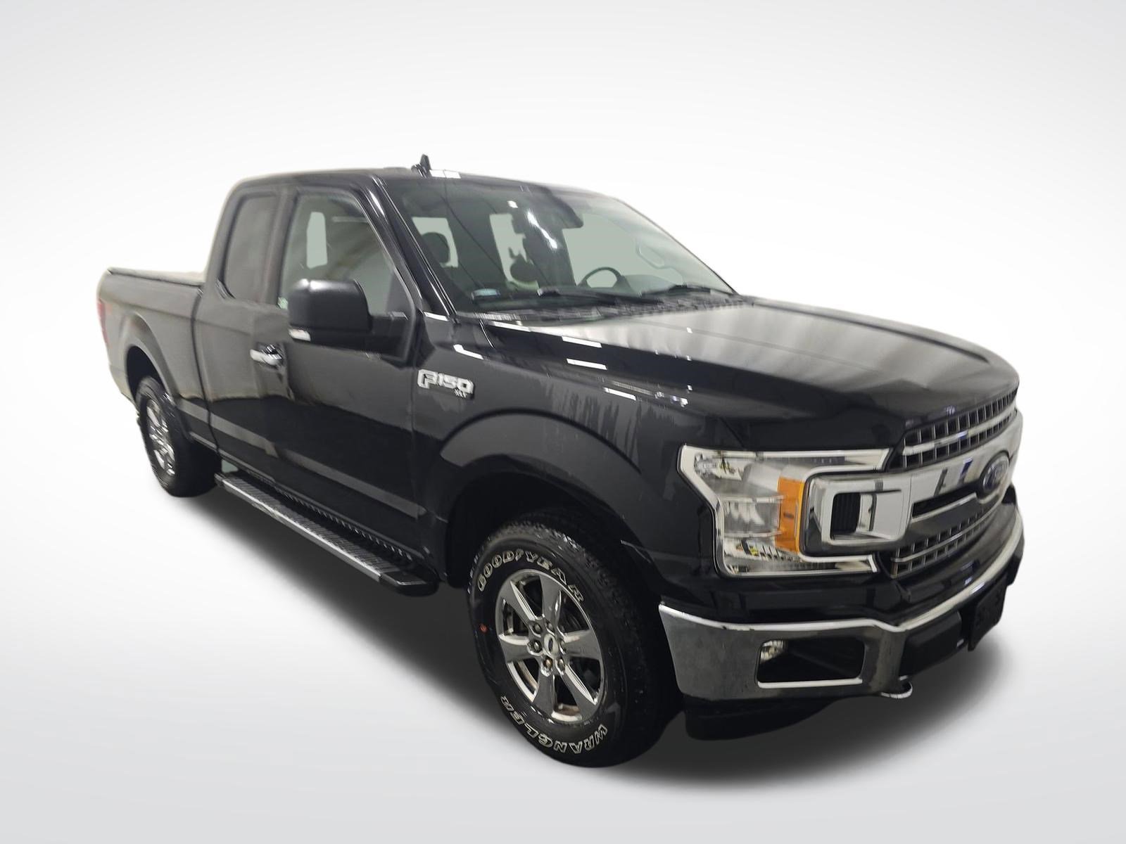 Used 2018 Ford F150 XLT w/ Equipment Group 302A Luxury image 3