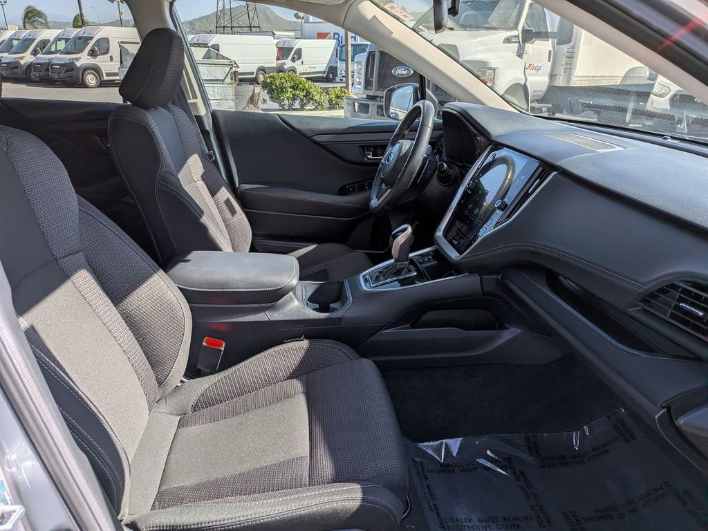 Used 2025 Subaru Outback Premium image 31
