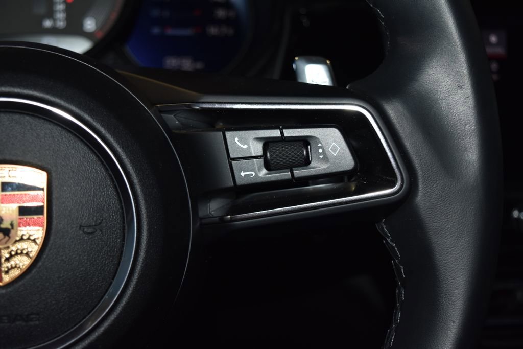 Certified 2024 Porsche Macan image 13