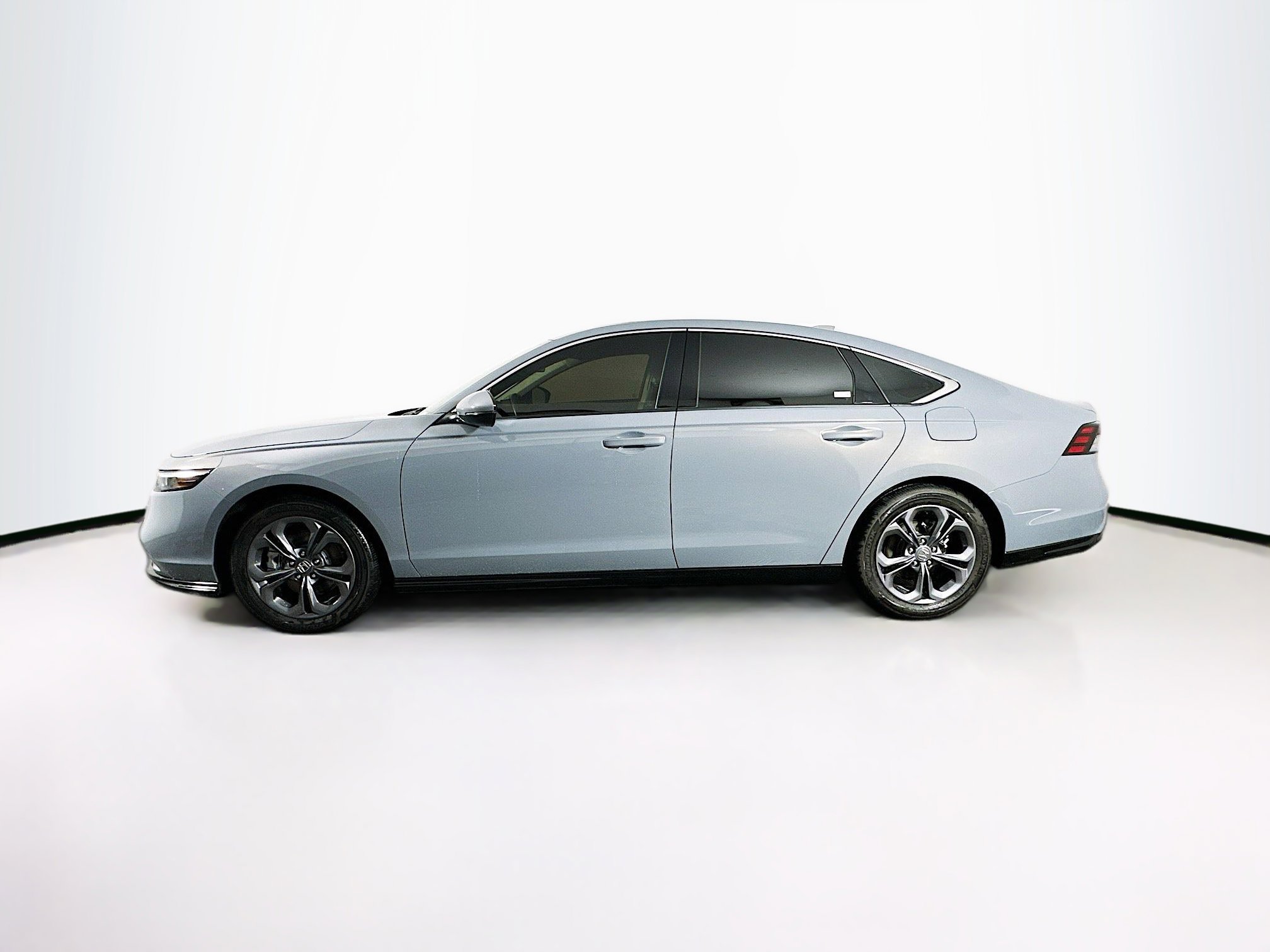 Used 2024 Honda Accord EX-L image 4
